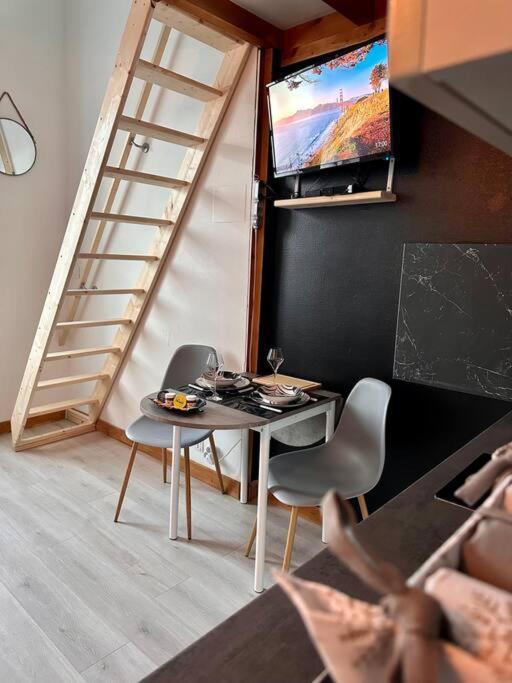 Pont Achard #2-t1bis-mezzanine -5mngare- Apartment Poitiers