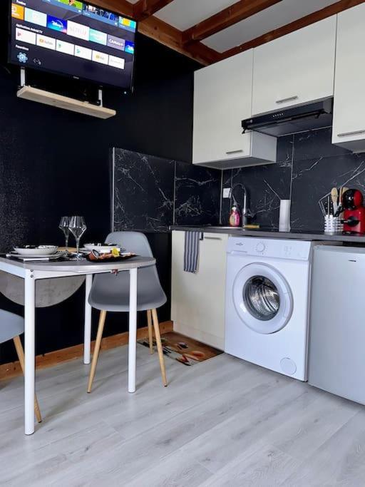 Apartment Pont Achard #2-t1bis-mezzanine -5mngare- *