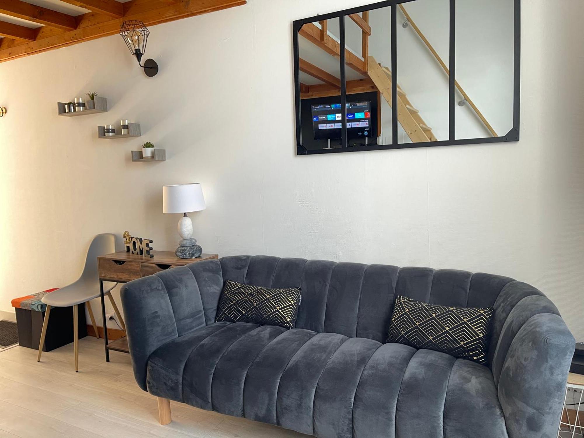 Pont Achard #2-t1bis-mezzanine -5mngare- Apartment